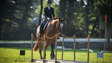 Teilnehmerin an einem Trail-Parcours